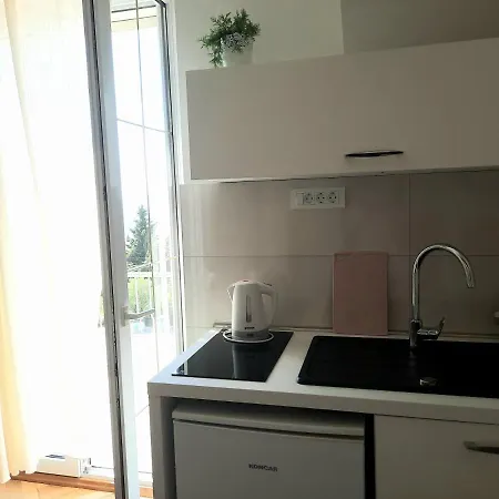 Studio Apartments Regina Bol Exterior foto