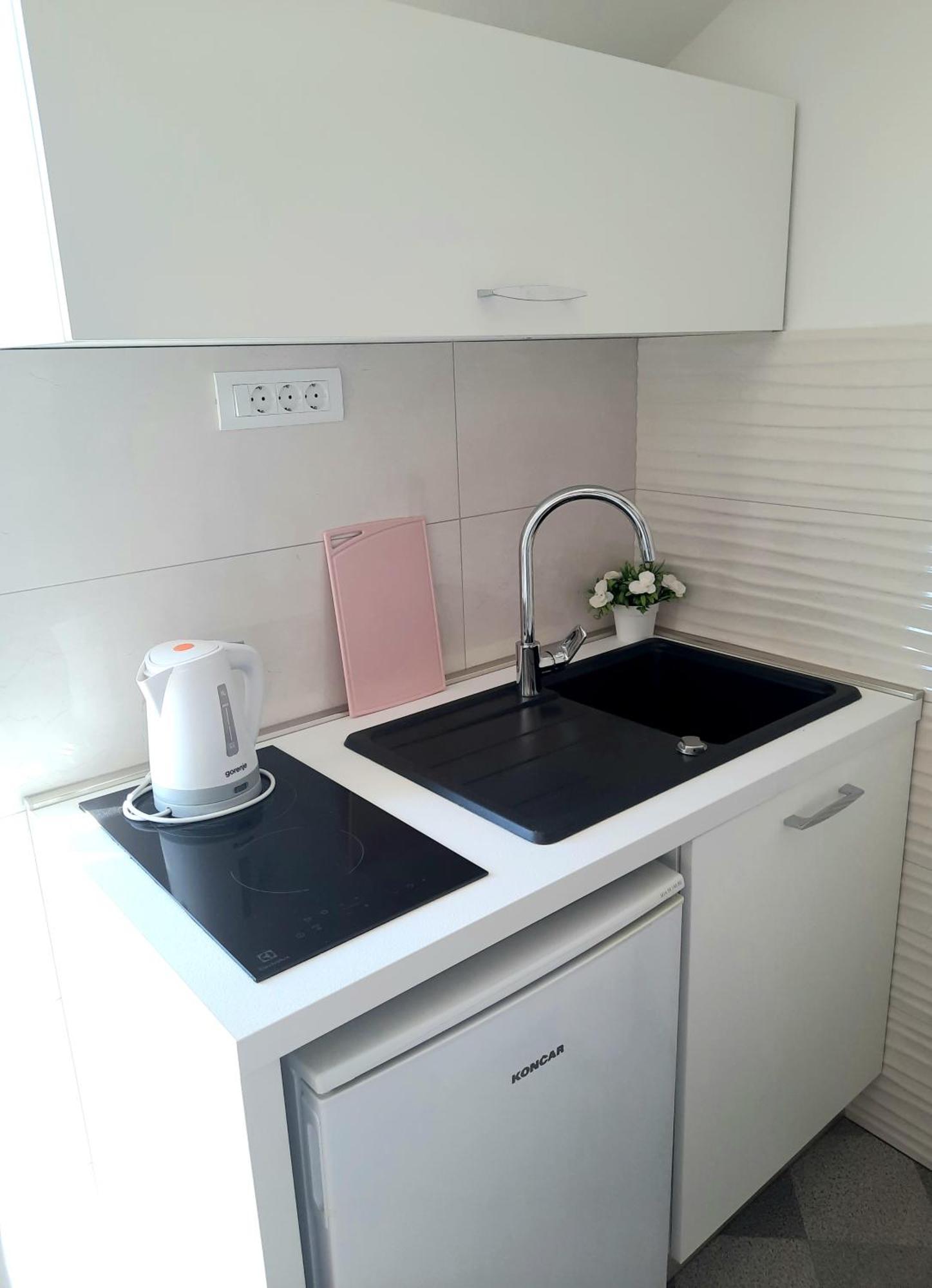 Regina Apartment *
